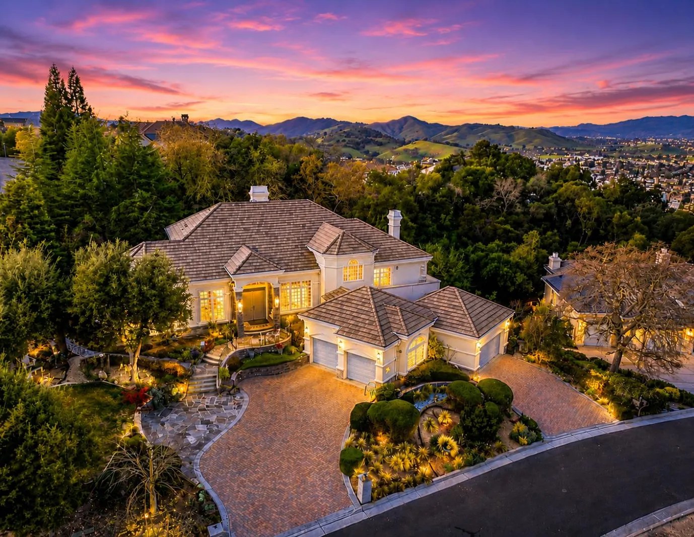 8451 Goldenrod Circle, Gilroy CA exterior